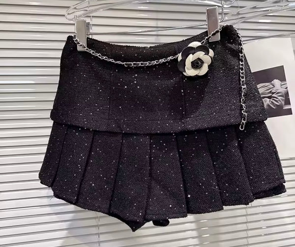 Women Fashion B&W Chain Belted Ruffle Two Piece Skirt Set