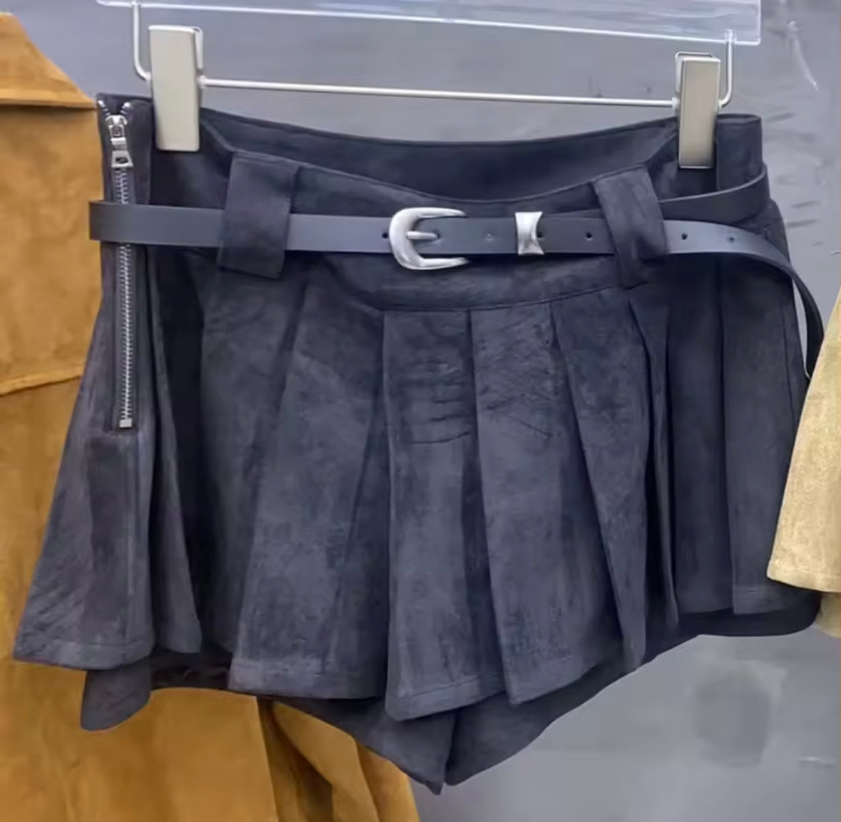Women Fashion Suede Pleated Short Skirt