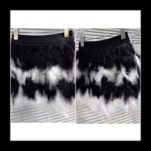 Women Sexy Fashion B&W Feather Skirt