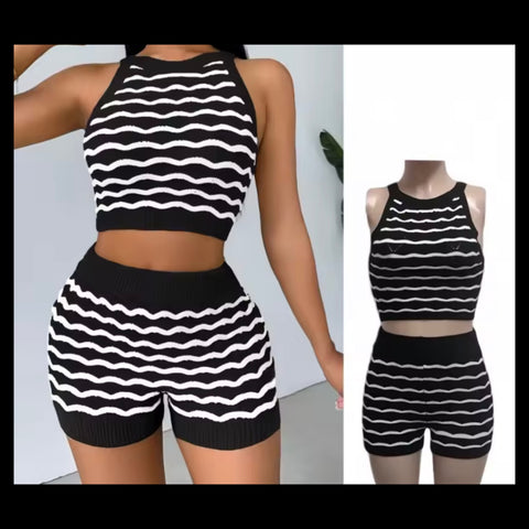 Women Sleeveless B&W Printed Two Piece Knitted Short Set