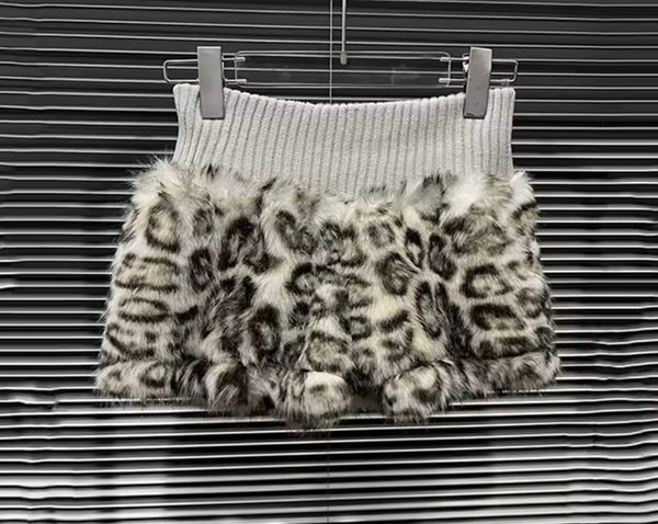 Women Fashion Faux Fur Leopard Shorts