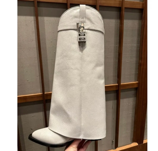 Women Pointed Toe Fashion Lock Boots