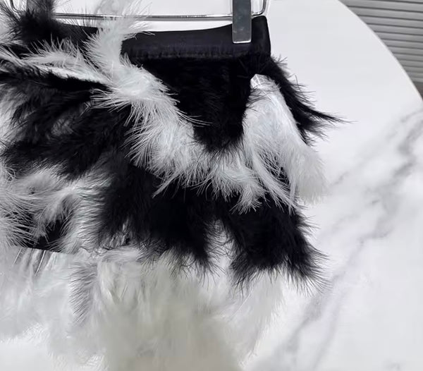 Women Sexy Fashion B&W Feather Skirt