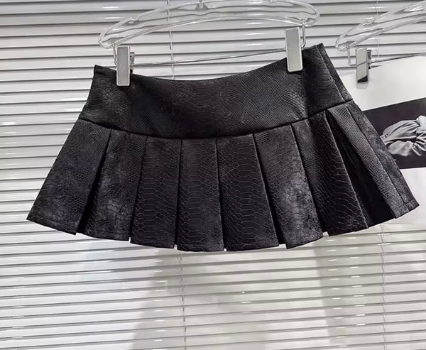 Women Sexy Fashion Black Faux Leather Pleated Skirt