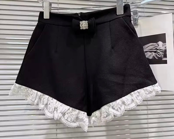 Women Fashion B&W Ruffled Lace Shorts