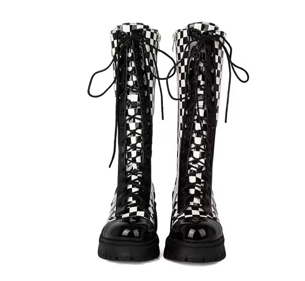 Women Fashion B&W Faux/Patent Leather Lace Up Flat Boots