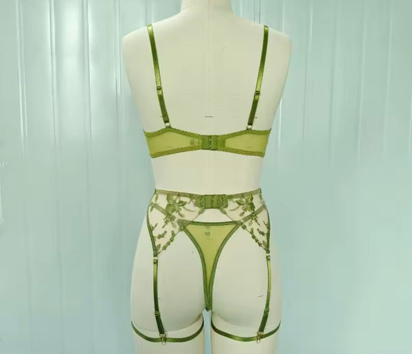 Women Sexy Color Lace Thong Lingerie Set