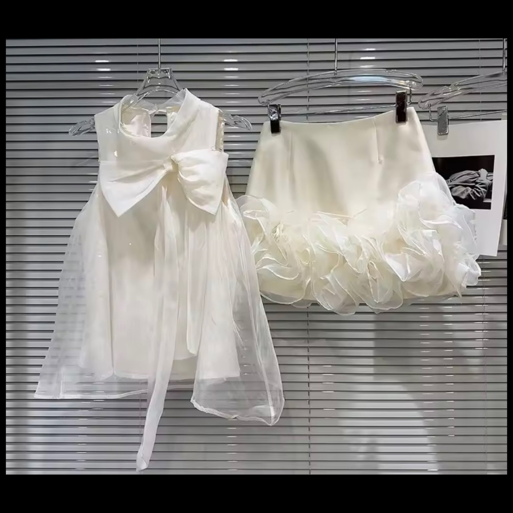 Women White Bow Sleeveless Ruffled Two Piece Skirt Set