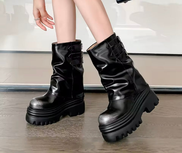 Women Fashion Round Toe Buckled Platform Boots