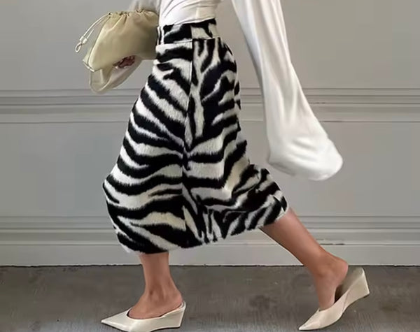 Women Fashion B&W Zebra Print Front Split Maxi Skirt