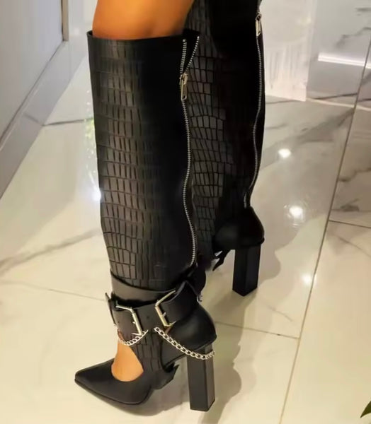 Women Black Buckled Chain Back Zipper Knee High Boots