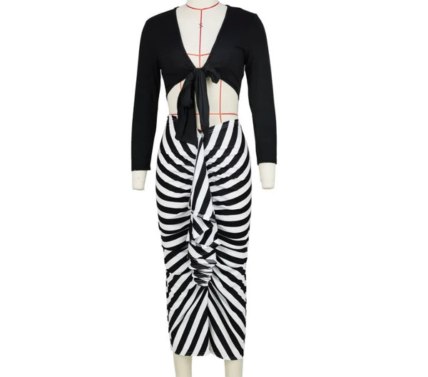 Women Sexy Full Sleeve Crop B&W Striped Two Piece Skirt Set