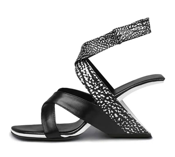 Women Open Toe Criss Cross Fashion Sandals
