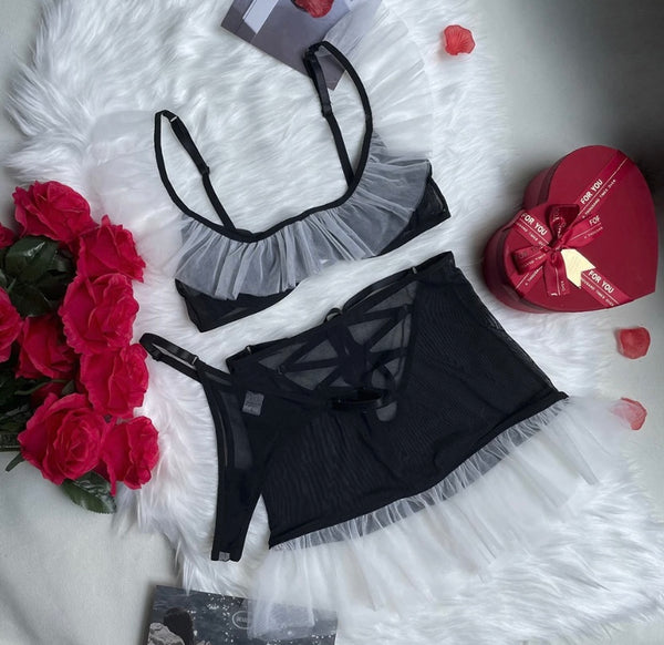 Women Sexy B&W Ruffled Mesh Patchwork Lingerie Set