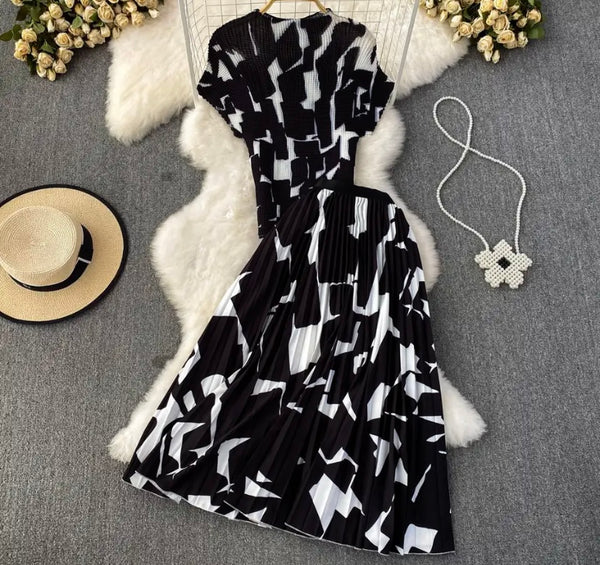 Women Printed Short Sleeve Two Piece Pleated Maxi Skirt Set