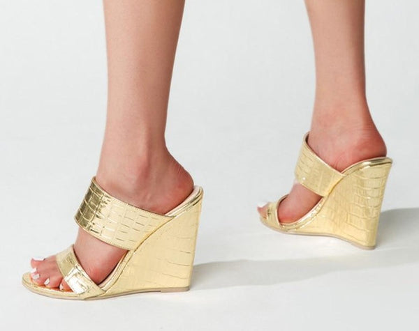 Women Gold Fashion Wedge Slip On Sandals