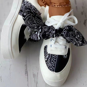 Women Low Top Fashion Bandanna Print Sneaker Shoes