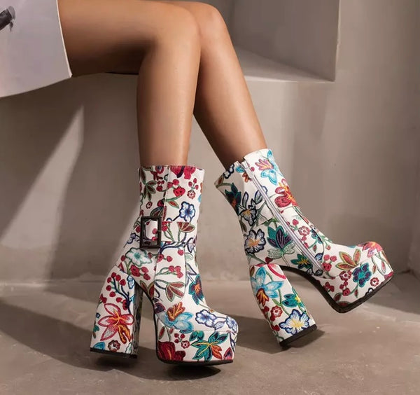 Women Buckled Floral Fashion Platform Ankle Boots