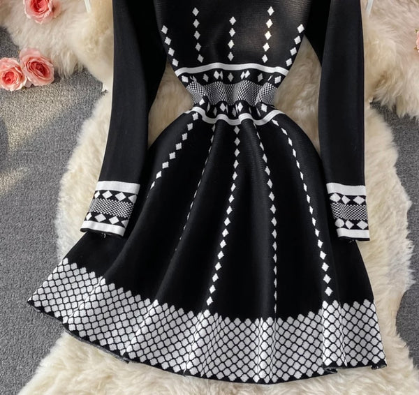 Women Full Sleeve Black & White Dress