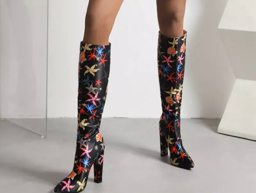 Women Multicolored Print Pointed Toe Knee High Boots