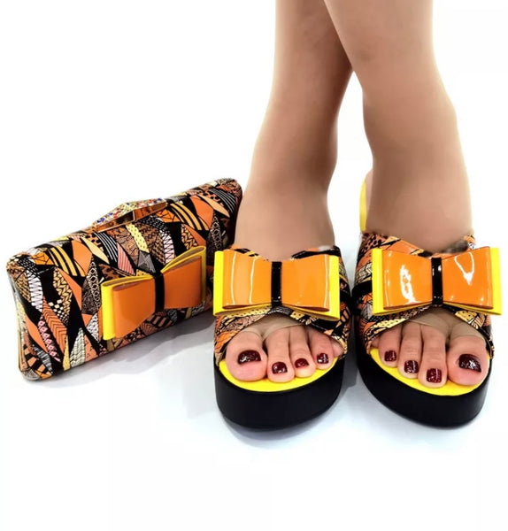 Women Multicolored Print Platform Slide On Sandals Handbag Set