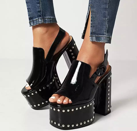 Women Open Toe Rivet Platform Fashion Sandals