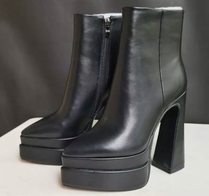 Women Fashion Pointed Toe Platform Ankle Boots