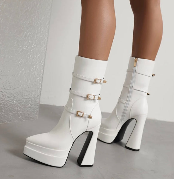 Women Pointed Toe Buckled Platform Boots